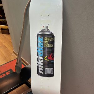 Delta Tabla Skate Niki Diaz Spray Can 8'3